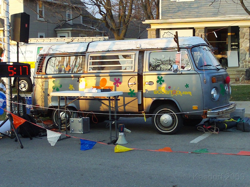 Holiday Hustle 5K 2009 610.jpg - The 2009 running of the Holiday Hustle 5K put on by Running Fit in Dexter Michigan on a sunny but 28 degree on December 5, 2009.